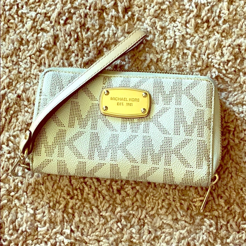 Michael Kors Wristlet/wallet